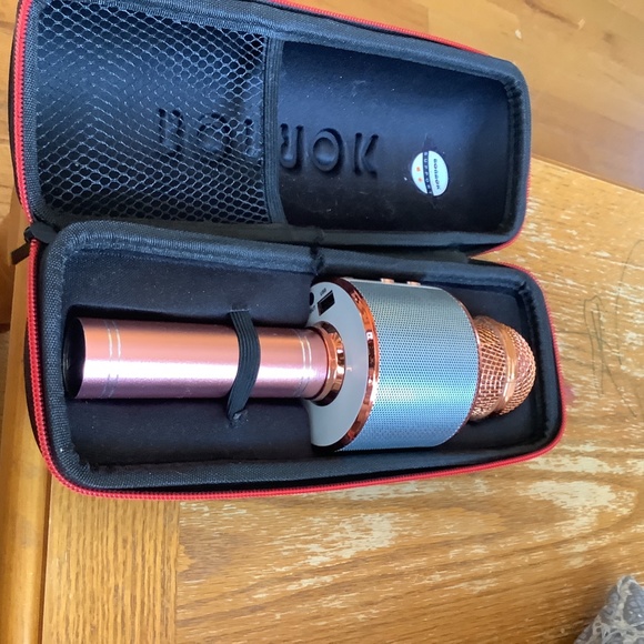 Microphone - Picture 2 of 5